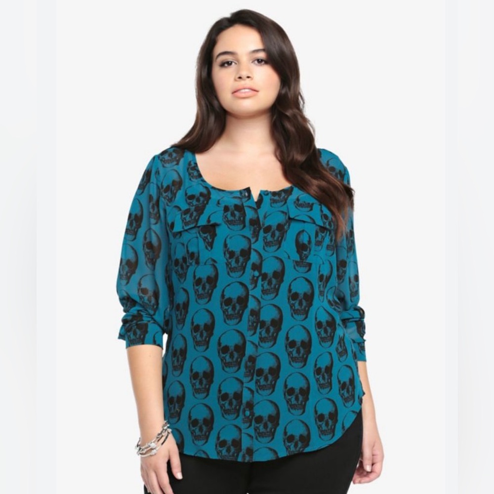Torrid Chiffon Blouse Skull Print Size 2 (2X)